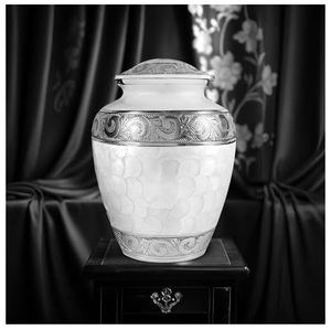 Urne funéraire avec une finition magnifique pour les cendres de crémation des adultes, pour les traditions funéraires, les hommages personnels et l'honneur familial - Product Image 2