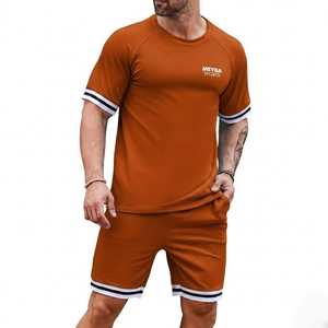 Ensemble assorti tendance pour homme : T-shirt et short décontractés, style streetwear léger pour le quotidien, collection mode 2026 - Product Image 6