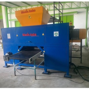 Machine à déchiqueter les tissus à double arbre, semi-automatique, électrique, capacité 1000 kg/h - Product Image 1