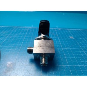 Vanne à boisseau sphérique d'instrumentation 3 voies SUPERLOK SBV120H3A-S-6, utilisée comme pièce détachée pour équipement semi-conducteur Legacy - Product Image 1