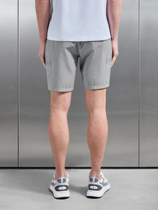 Shorts cargo pour hommes en nylon extensible, marque privée, avec cordon de serrage ajustable à la taille, multi-poches, style streetwear - Product Image 1