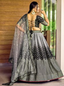 Ensemble Lehenga gris à sequins, style Banarasi, robe de soirée avec dupatta en tulle et chemisier à lacets pour mariage Sangeet - Product Image 2