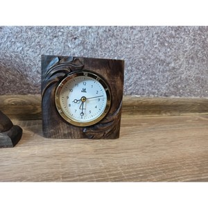 Horloge de bureau en bois rectangulaire au design rustique, mouvement à quartz, affichage à aiguilles, fonctionne à piles, silencieuse, sans tic-tac, décorative - Product Image 5