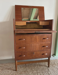 Armario de Madera para Dormitorio, Muebles Clásicos de Caoba para Interiores, Muebles de Reproducción Antigua, Armario de Madera - Product Image 1