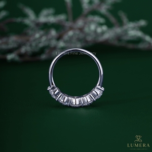 Anillo de eternidad de cinco piedras con diamante de laboratorio de corte ovalado elegante de 2.65 quilates, anillo nupcial a juego para mujer - Product Image 6