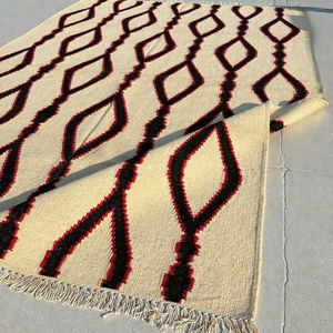 พรมคิลิมทำมือจากขนสัตว์เป็นมิตรกับสิ่งแวดล้อม ลายพิมพ์นามธรรมทันสมัย พื้นสีครีม ทอแบบเรียบ สำหรับห้องนั่งเล่น - Product Image 1