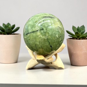 Esferas de cristal de prehnita de alta calidad al por mayor, bolas de piedras preciosas de cuarzo verde natural para meditación y decoración del hogar - Product Image 2
