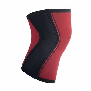 สนับเข่าเพาเวอร์ลิฟติ้ง สีเบอร์กันดี แผ่นข้างสีดำ ทำจากนีโอพรีน 7 มม. สำหรับสควอท ช่วยรัดกระชับข้อต่อ เสริมความมั่นคง ใช้สำหรับยกน้ำหนักในยิม - Product Image 4