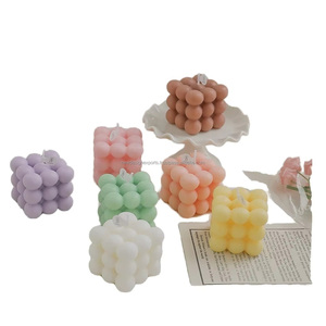 Bougie à bulles essentielle – Décoration de chambre esthétique et abordable aux tons pastel - Product Image 1