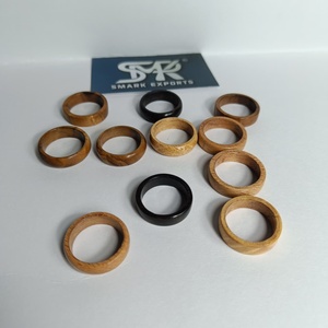 Colección de Anillos de Madera Modernos Hechos a Mano, Ecológicos y a la Moda, Acabado Liso, Bandas de Madera Sólida, Lote al por Mayor - Product Image 4
