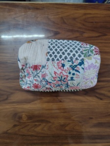 Corn husk clutch pouch Durable makeup pouch wholesale Soft portable cosmetic bag Lightweight puffer bag handle gift for her - Product Image 5