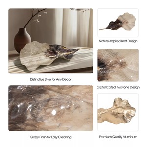 Plateau décoratif en aluminium irrégulier édition limitée avec poignées en forme de branche dorée, 33x16,5 cm, motif feuille, compatible micro-ondes, pour mariage - Product Image 6