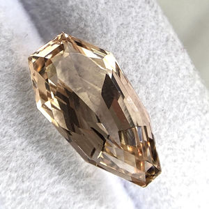 Piedra de Morganita Natural Certificada con Corte de Forma Elegante, Excelente Color y Calidad de Brillo, Beryl Natural de 8.20 Quilates, Limpia con Lupa - Product Image 1