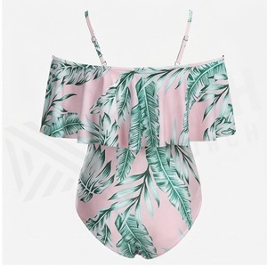 Ensemble de yoga 2 pièces imprimé papillon bleu avec finition dorée, body à col en V profond et jupe portefeuille longueur genou - Product Image 2
