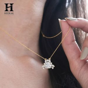 Pendentif en or et diamant personnalisé en gros, design en grappe triangulaire, diamant certifié IGI/GIA, bijoux fins - Product Image 4