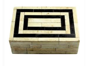 Caja de joyería clásica de resina hecha a mano, estilo único y atemporal, solución de almacenamiento compacta para joyas pequeñas y recuerdos - Product Image 3