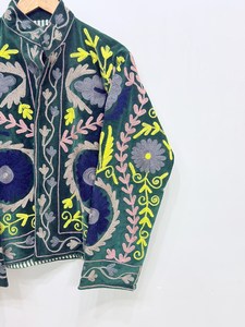 Chaqueta de Invierno Unisex Hecha a Mano con Terciopelo de Algodón y Bordado Suzani, Estilo Bohemio Hippie Indio, Abrigo Étnico para Compradores al por Mayor - Product Image 5