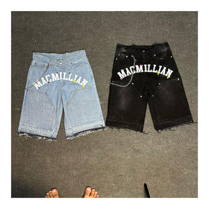 Shorts de mezclilla para hombre con diseño personalizado en relieve, estampados con cadena y piedras, estilo streetwear, con parches y logotipo personalizados. - Product Image 6