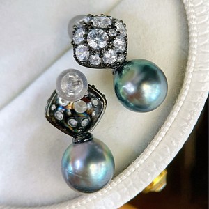 Boucles d'oreilles en cristal d'eau douce naturelles neuves en gros avec perles dorées de 13-14 mm, accessoires argentés à forte luminosité, boîte cadeau incluse - Product Image 4