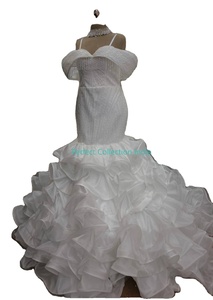 Vestido de Novia de Seda Hecho a Mano de Lujo - Traje Nupcial Personalizado con Encaje, Satén y Tul - Product Image 2