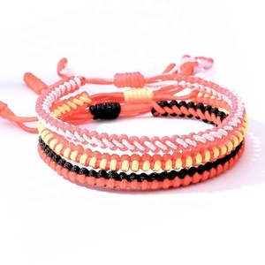 Bracelet en coton TrendLoop, bracelet en boucle de coton fait à la main, bracelet en cordon de coton coloré, bracelet en coton biologique réglable - Product Image 4