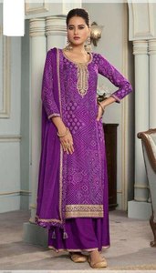 New & Hit Trendy Glamour LOOK Viscose Soie Broderie Col Rond Manches 3/4 Motif Genou Longueur Kurti & Plazzo Avec Ensemble Dupatta - Product Image 3