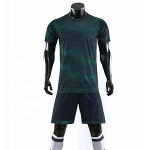 Uniforme de Fútbol para Equipos, Uniforme de Fútbol de Alta Calidad, Uniforme de Fútbol con Color Personalizado, 100% Poliéster, Hecho en Pakistán - Product Image 5