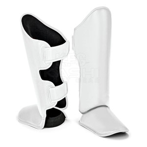 Espinilleras profesionales diseñadas para un alto rendimiento, comodidad y durabilidad, ideales para entrenamientos, partidos y jugadores adultos. - Product Image 3