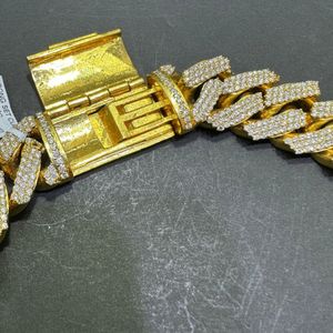 Cadena Cubana de Plata 925 Chapada en Oro con Moissanita para Hombre, Diseño Premium Hiphopstar, 18mm de Ancho, Certificación IGI - Product Image 4