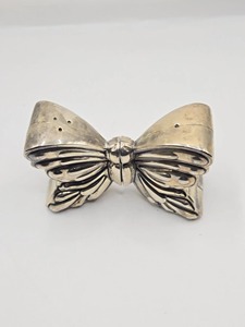 Butterfly Shape <b>Salt</b> And Pepper <b>Shaker</b> Premium Decorative Tableware For Modern And Elegant Dining Setup Wholesale From India - Product Image 5
