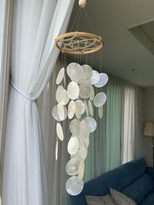 Disque de coquillage Capiz naturel, double trou, fait main, luxe moderne, blanc irisé, pendentif de mariage, ornement suspendu, artisanat - Product Image 4