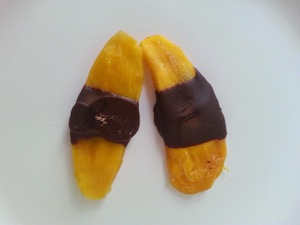 Premium Milk Chocolate Mango Snack <b>Sweet</b> Tropical Fruit Vietnam Bulk Supply Export Manufacturer - Product Image 1