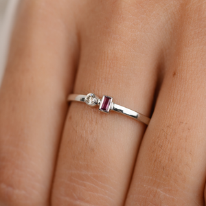 แหวนทองคำขาว 14K สไตล์อาร์ตเดโค Toi Et Moi ประดับทับทิมทรงหัวใจและเพชร - Product Image 1