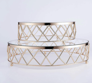 ขาตั้งเค้กโลหะหรูหราสีทองพร้อมคริสตัลสำหรับวางขนมเค้กและของหวานจากอินเดีย - Product Image 3