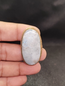 Pendentif en laiton à rainure en pierre de lune naturelle en gros |   Pendentif artisanal en laiton et pierres précieuses |   Bijoux plaqués or |   Fabrication OEM et ODM - Product Image 5