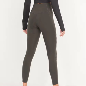 Leggings Cortos Deportivos de Yoga para Mujer, Color Sólido, Logotipo Personalizado al por Mayor, Cintura Alta, Hechos en Pakistán - Product Image 2