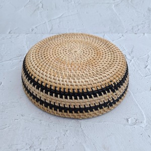 Panier de rangement en rotin naturel tressé noir bicolore en forme d'animal, écologique, fait main, design moderne multifonctionnel D98xH2.8 pouces - Product Image 3