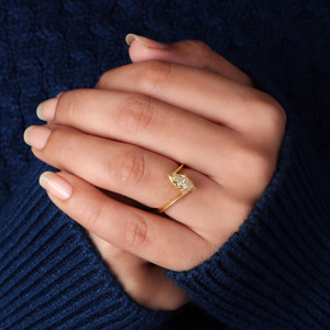 Anillo de Diamante Amarillo Cultivado en Laboratorio con Corte Marquesa de 2 Quilates, Certificado por IGI, Solitario Bypass en Oro de 18k - Product Image 4