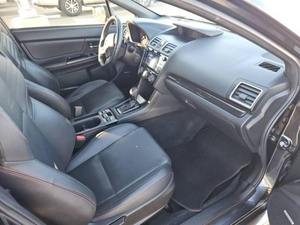 W-RX Limited 4dr Sedan AWD usado en buen estado - Product Image 2