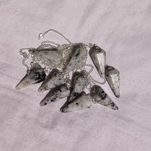 Péndulo de cono de cristal facetado de piedra lunar arcoíris blanco de alta calidad, Péndulo de radiestesia para curación de cristales Reiki - Product Image 5