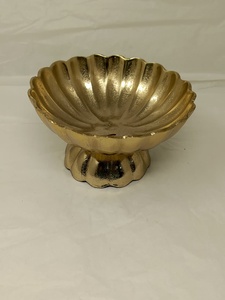 Frutero de Lujo con Pedestal de Metal Dorado, Acabado de Latón Texturizado, Centro de Mesa Decorativo para Hogar, Hotel, Boda - Product Image 3
