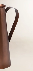 Vase décoratif artisanal en métal rustique finition antique pour intérieurs de fermes et restaurants, style rustique campagnard - Product Image 3