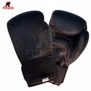 Guantes de Boxeo de Cuero RC Fitness Wear para Entrenamiento, Antideslizantes, con Acolchado de Espuma Absorbente de Impactos y Cierre de Gancho y Bucle Seguro para la Muñeca - Product Image 3