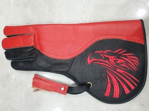 Gant de fauconnerie en cuir de vachette avec broderie d'aigle, couche rouge assortie à la broderie, double couche, 35 cm (13 pouces) - Product Image 2