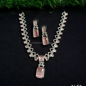 Ensemble de bijoux de mariée en diamant américain classique Collier et boucles d'oreilles en deux pièces pour mariage Style classique à la mode - Product Image 1