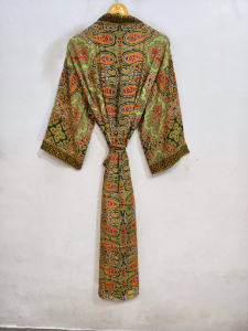 Robe kimono en patchwork de sari indien, robe longue de nuit, robe de plage, kimono en sari indien vintage recyclé fait main - Product Image 3