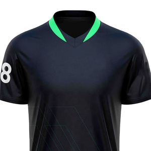 Maillot de football RICSA pour homme, noir et vert, imprimé par sublimation, col rond, séchage rapide, polyester, avec le numéro 8 sur la manche - Product Image 3