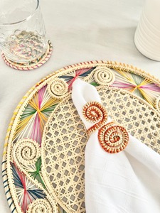 Anneau de serviette en rotin au design incurvé, tissé à la main, accessoire de table décoratif pour la salle à manger, la maison, le café, les événements et les fêtes, provenant d'Inde - Product Image 4