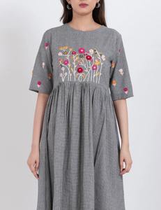Vestido de Algodón Tejido a Mano con Bordado de Jardín para Mujer, Fabricado en India, Estilo Romántico y Fluido para Vacaciones, Disponible en Grandes Cantidades - Product Image 4