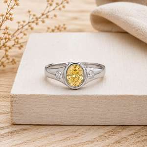 เพชรทรงรีและทรงกลมสีเหลือง ผลิตในห้องปฏิบัติการ คลาสสิก ทองคำแท้ 10K 14K 18K สีทองคำขาว ความใส DEF ระดับ VVS พร้อมขอบตัวเรือนแบบ Bezel Setting เครื่องประดับชั้นดี - Product Image 1